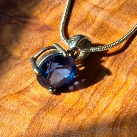 VINTAGE 925 Sterling Silver Swiss Blue Topaz Pendant. Round solitaire pendant - Picture 4 of 5